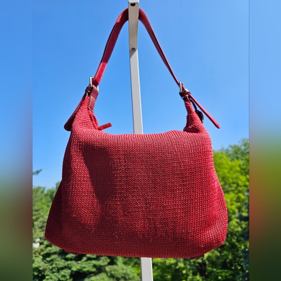 THE SAK Knitted Red Shoulder Handbag - Picture 7 of 7